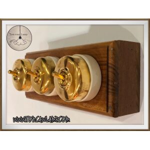 EM 117A แป้นไม้สัก 3 สวิตซ์ (ไม่รวมสวิตซ์)